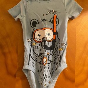 Baby Favorite bodysuits bundle size 18m